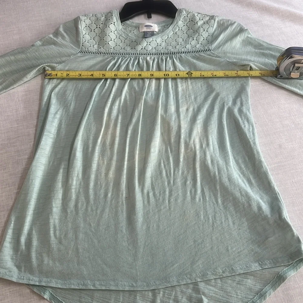 🌞 Old Navy distressed light green lace high low tunic girl XL
